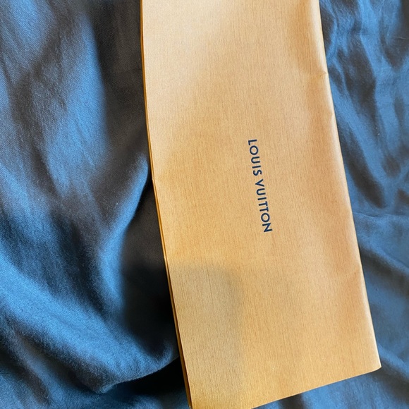 Women’s reversible Louis Vuitton belt - Picture 4 of 6